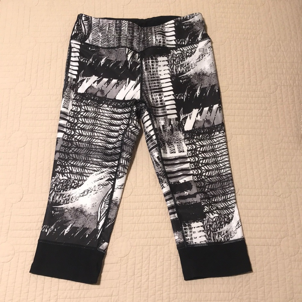 Layer 8 black and white cropped work out pants.